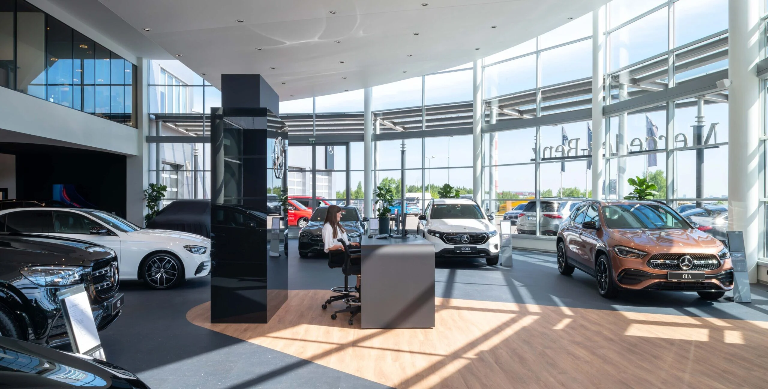 mercedes benz interjeras nytt architektu projektas